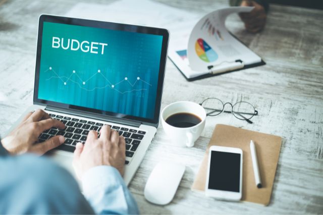 smart-budgeting-how-to-manage-finances-for-2024-goals